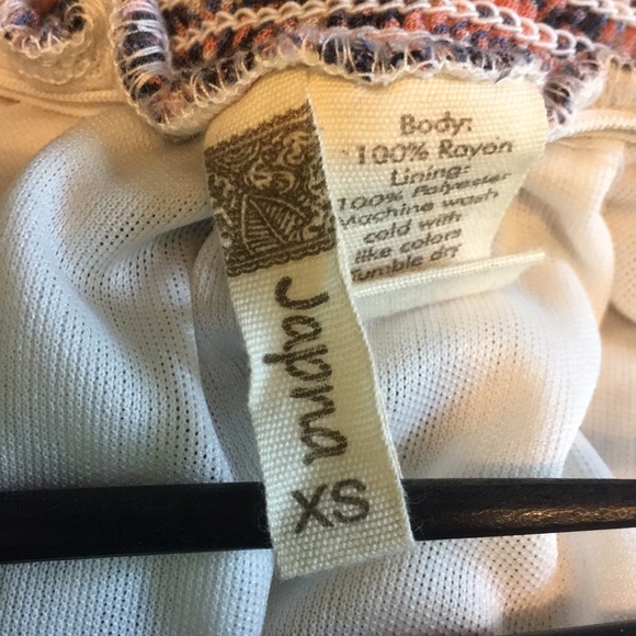 Elastic waist midi skirt. Lined with pockets. - Picture 4 of 5